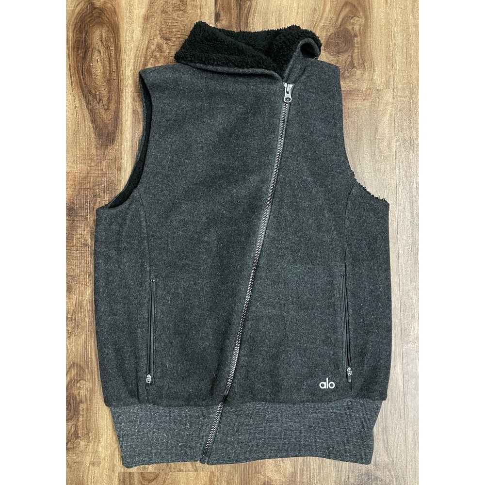 Alo Yoga Asymmetrical Full Zip Cozy Vest Sherpa-lined Collar Women's Coverup